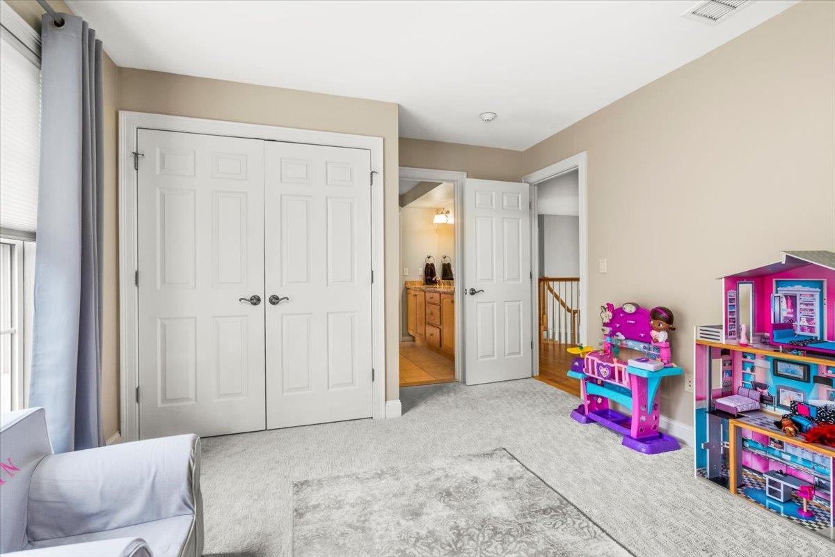 9 Bartlett Drive Bedford, NH 03110 - Photo 36 of 40