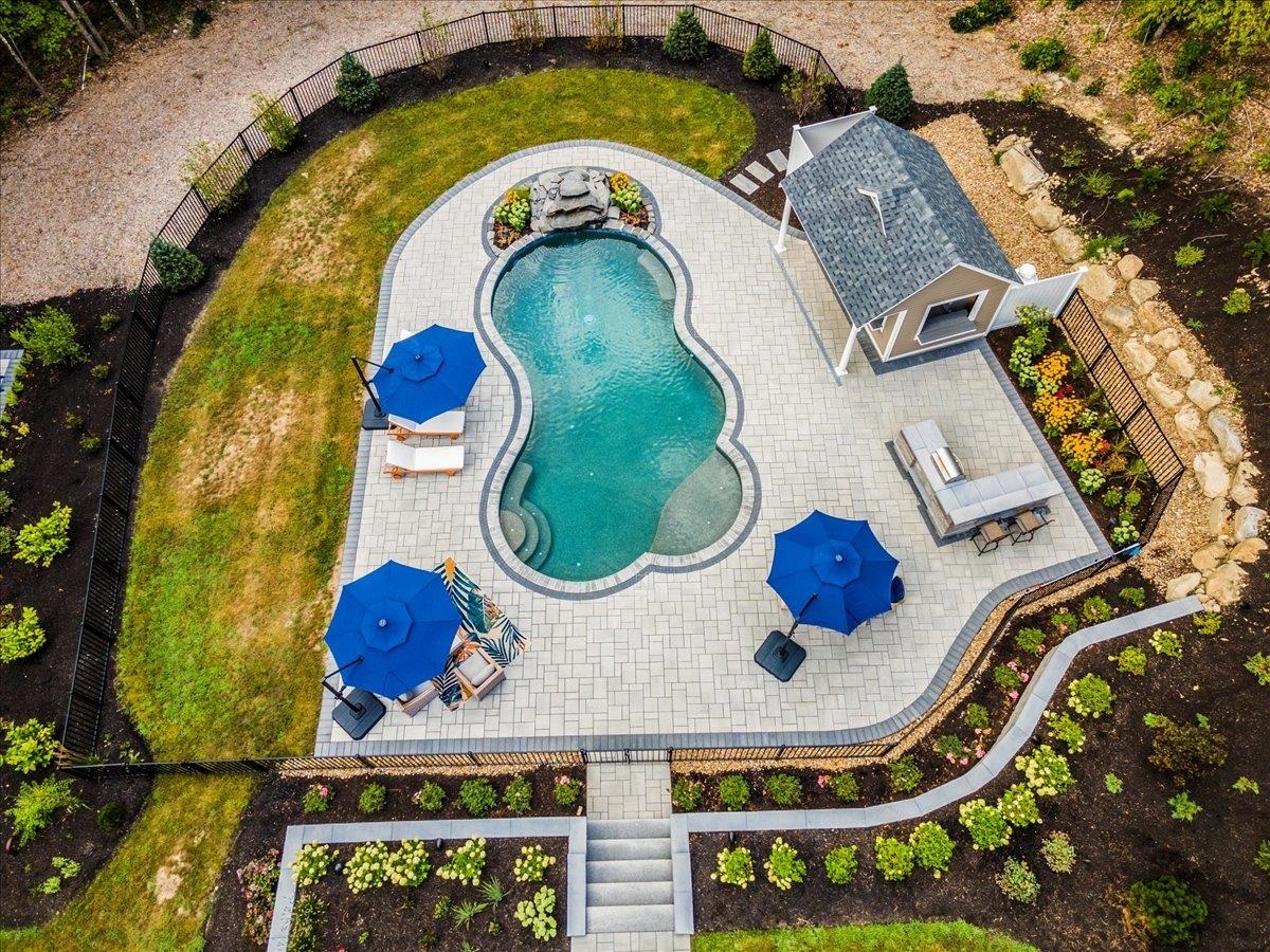 9 Bartlett Drive Bedford, NH 03110 - Photo 4 of 40