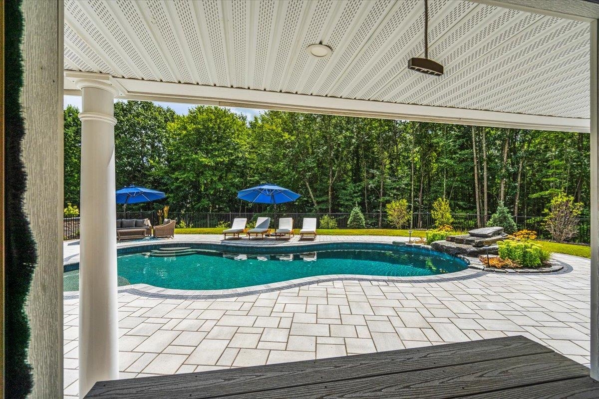 9 Bartlett Drive Bedford, NH 03110 - Photo 10 of 40