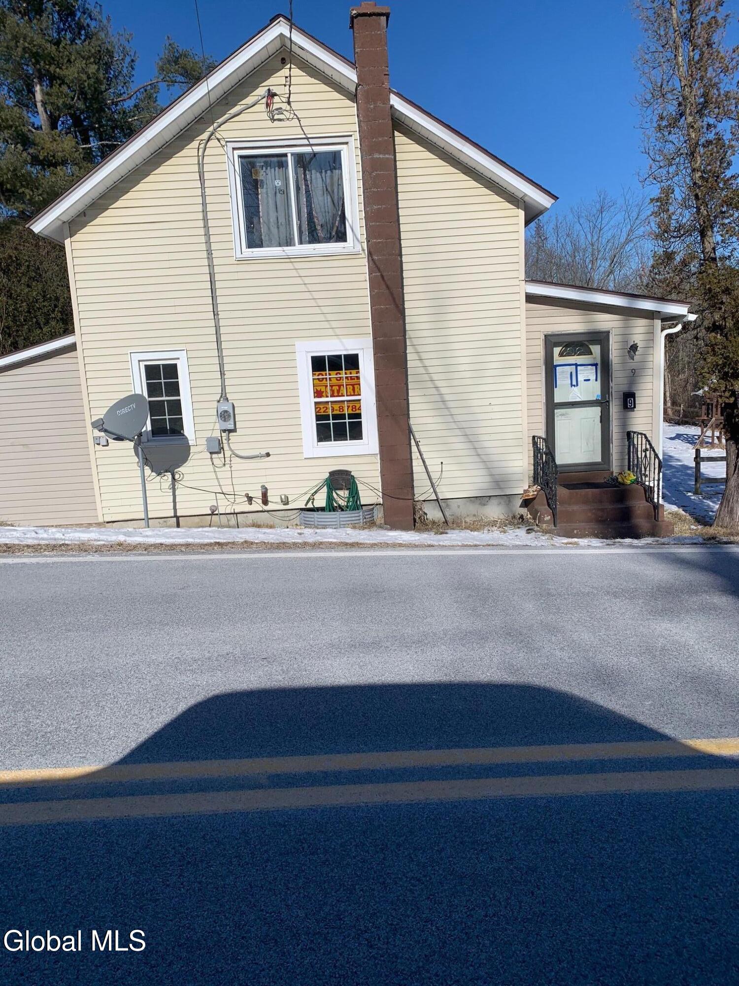 9 Lower Newtown Road Waterford, NY 12188 - Photo 3 of 12 IMG_8333