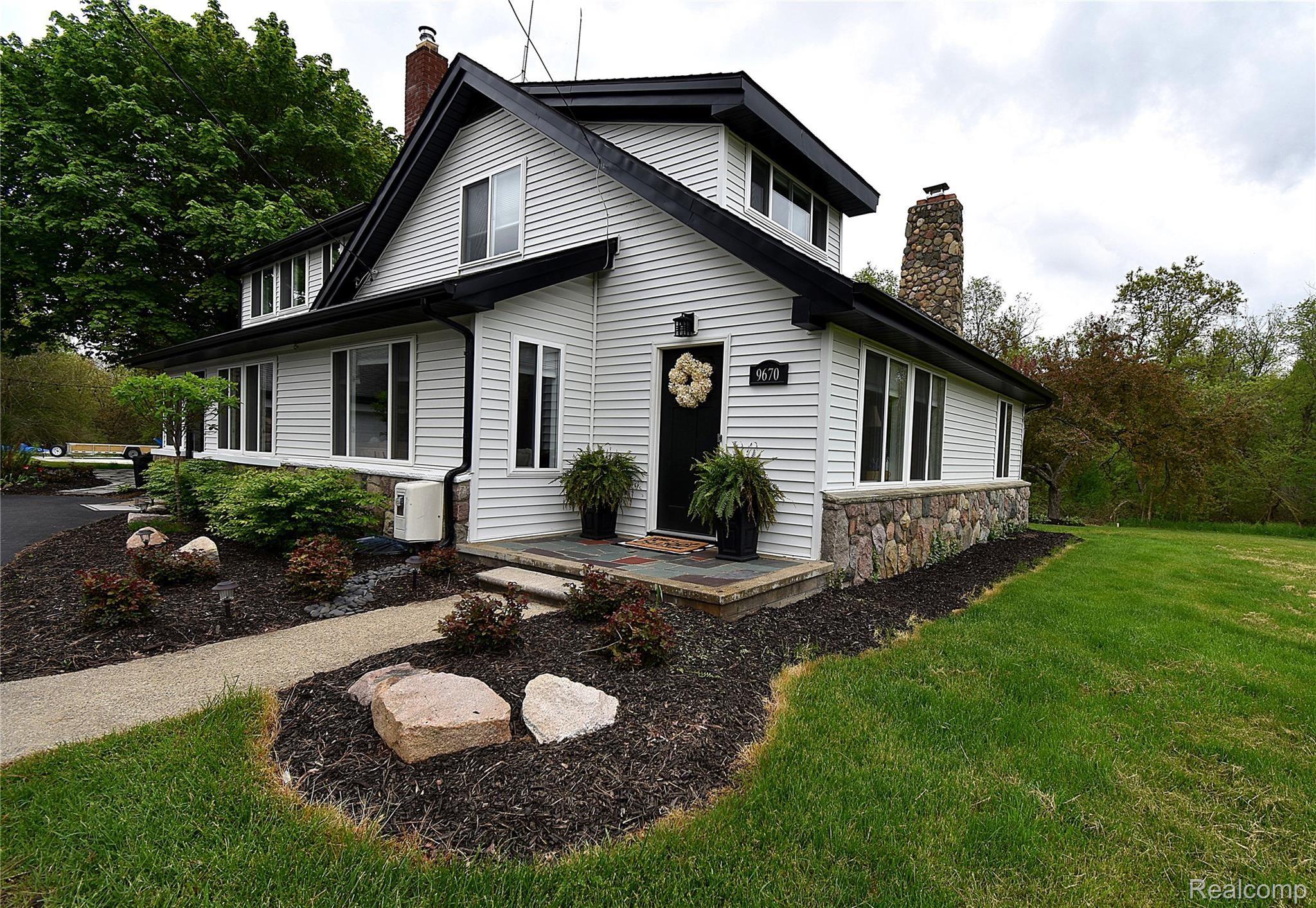 9670 Marshall Road South Lyon, MI 48178 - Photo 40 of 40 37 LANDSCAPING.JPG