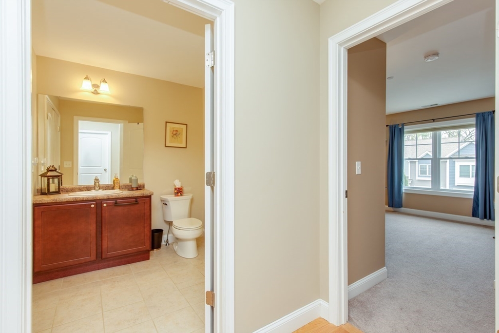 89 Woodview Way, Unit 89 Manchester, NH 03102 - Photo 33 of 42