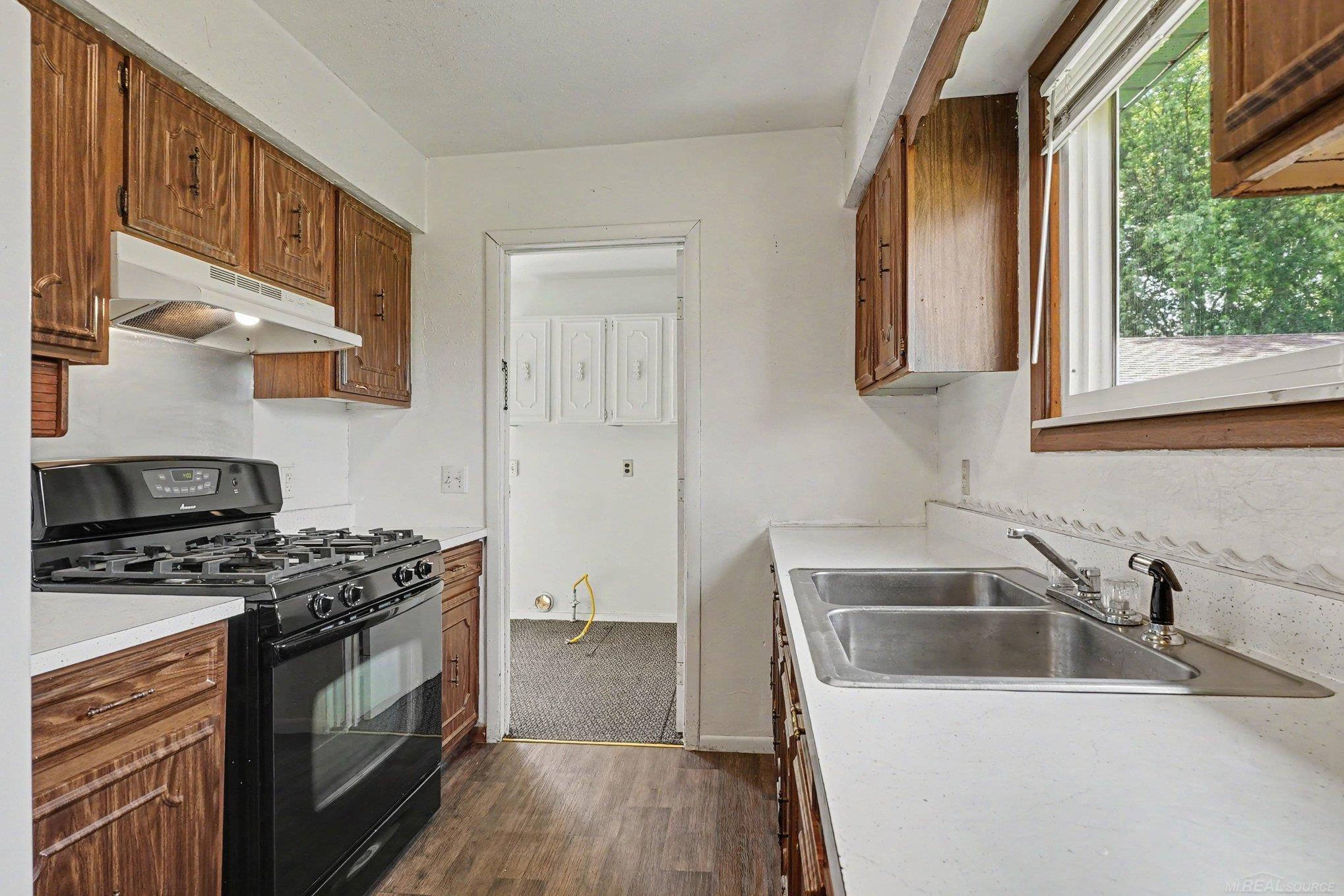 1944 East River Road Kawkawlin, MI 48631 - Photo 9 of 36