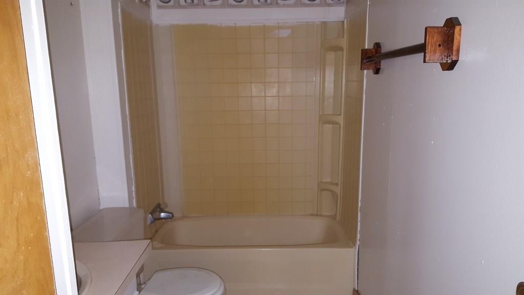 135 Pond Road St. Albans, ME 04971 - Photo 14 of 23 2nd bath