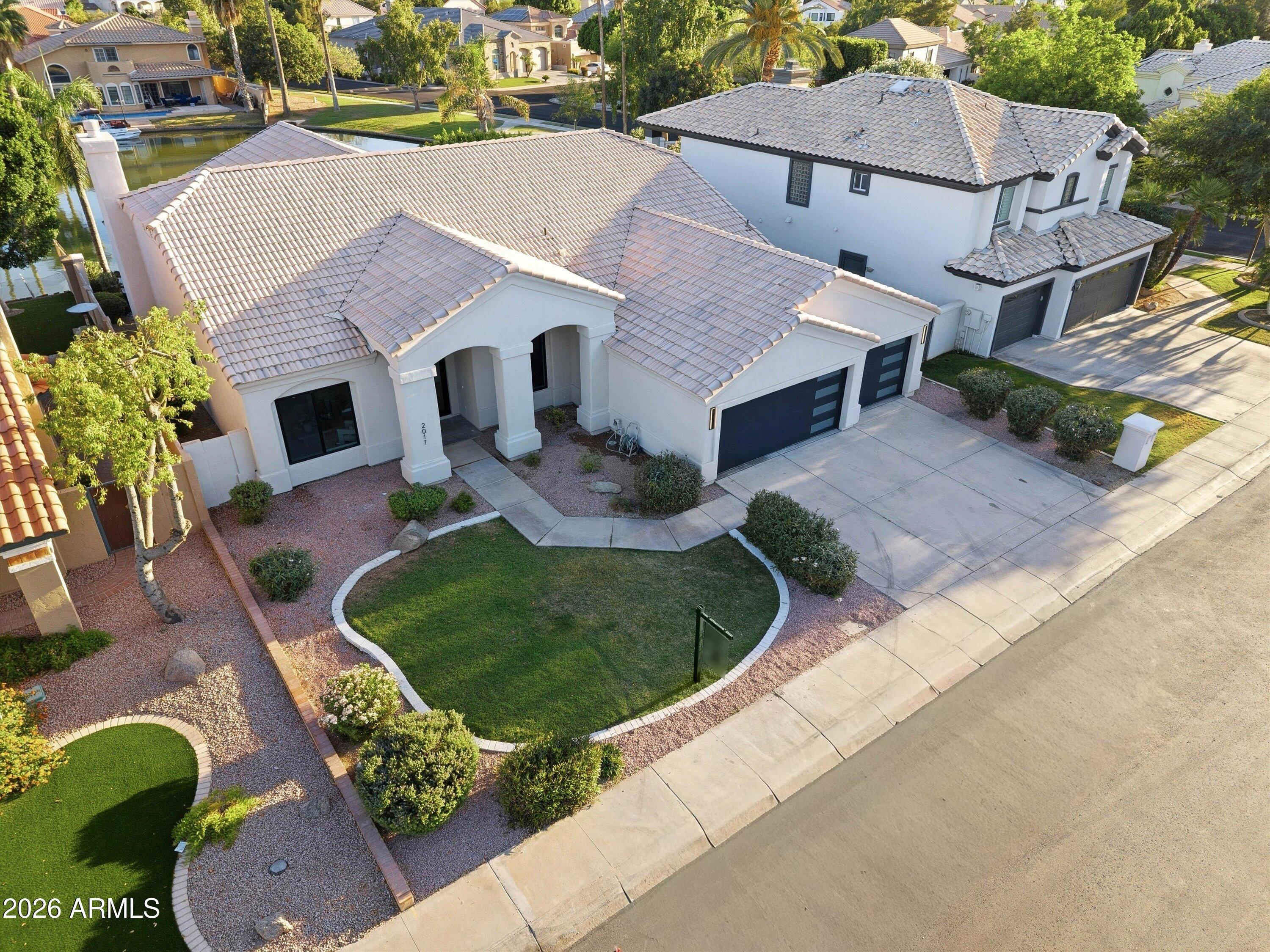 2011 East Clipper Lane Gilbert, AZ 85234 - Photo 33 of 39 01-Aerial Front