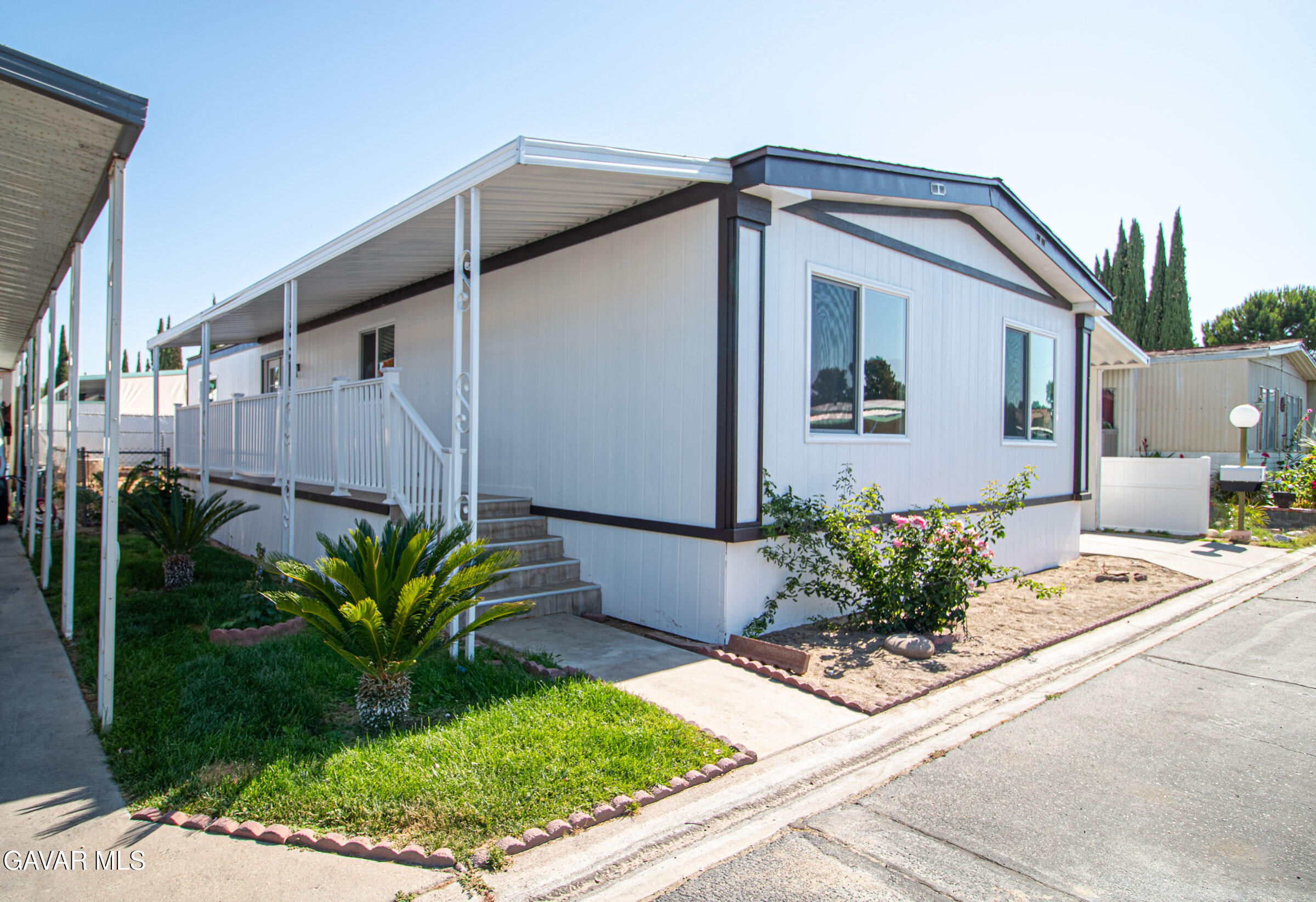 4444 Avenue R Palmdale, CA 93552 - Photo 3 of 23 IMG_7740-HDR