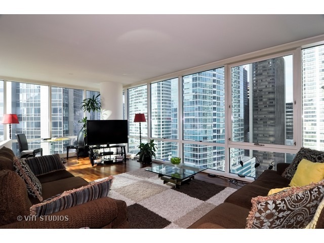 505 North McClurg Court, Unit 2106 Chicago, IL 60611 - Photo 2 of 10