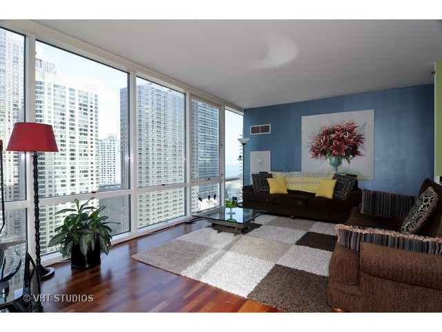 505 North McClurg Court, Unit 2106 Chicago, IL 60611 - Photo 3 of 10