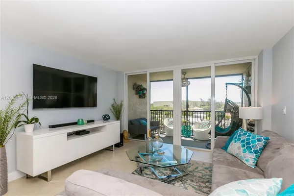 $3,000 | 14 Royal Palm Way, Unit 601, Boca Raton, FL 33432