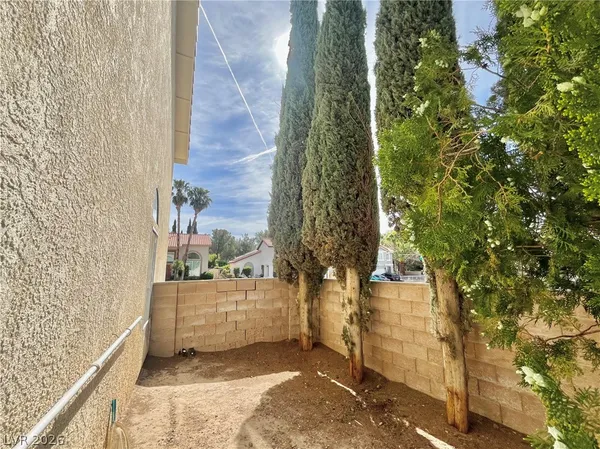 $2,545 | 2929 Domino Way, Las Vegas, NV 89117