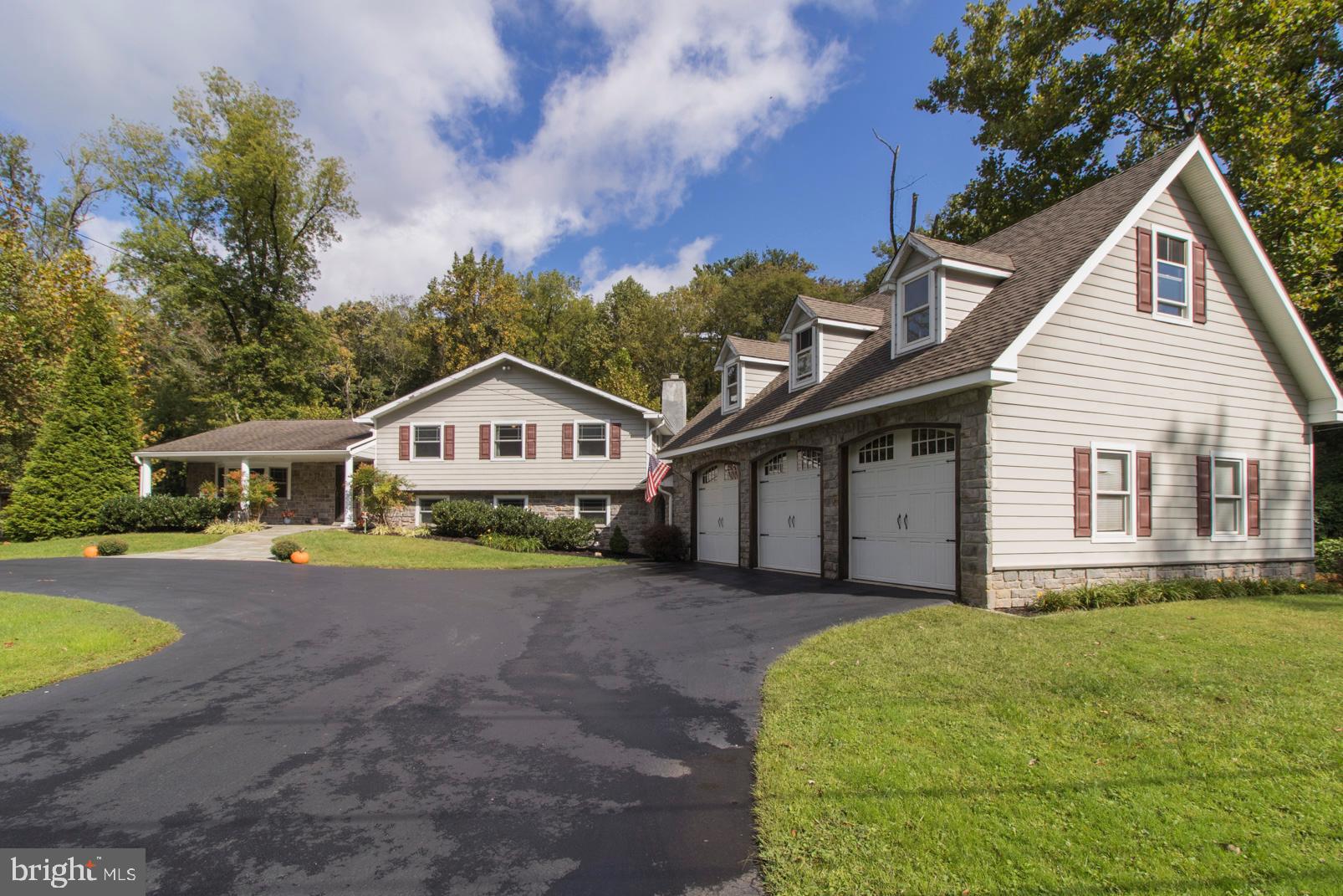 375 South Ridley Creek Road Media, PA 19063 - Photo 2 of 48 Circular Driveway