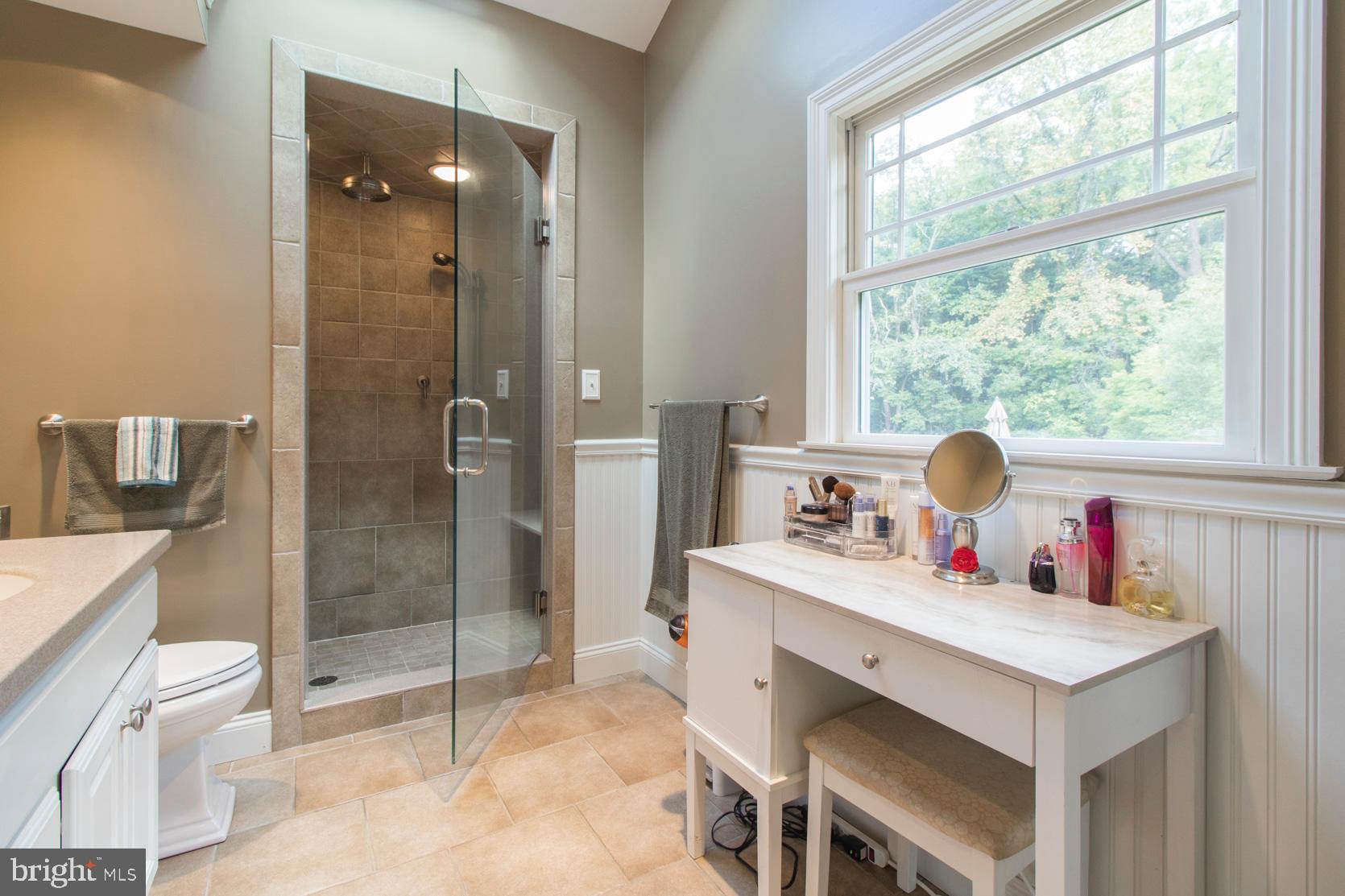 375 South Ridley Creek Road Media, PA 19063 - Photo 23 of 48 Seamless Shower