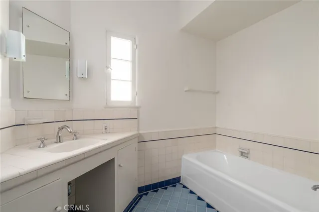 $5,100 | 3136 Griffith Park Boulevard, Los Feliz, CA 90027