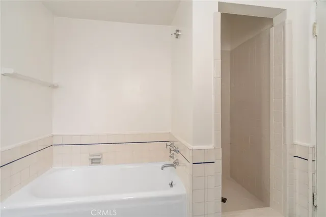 $5,100 | 3136 Griffith Park Boulevard, Los Feliz, CA 90027