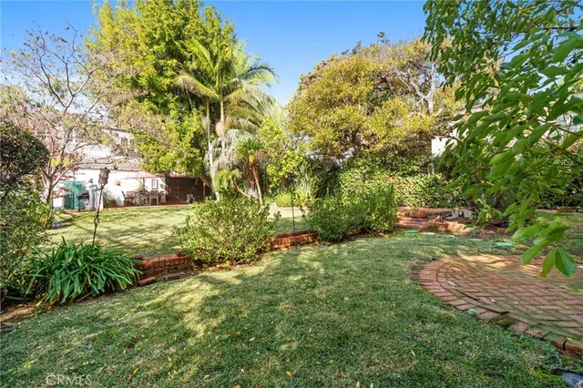 $5,100 | 3136 Griffith Park Boulevard, Los Feliz, CA 90027