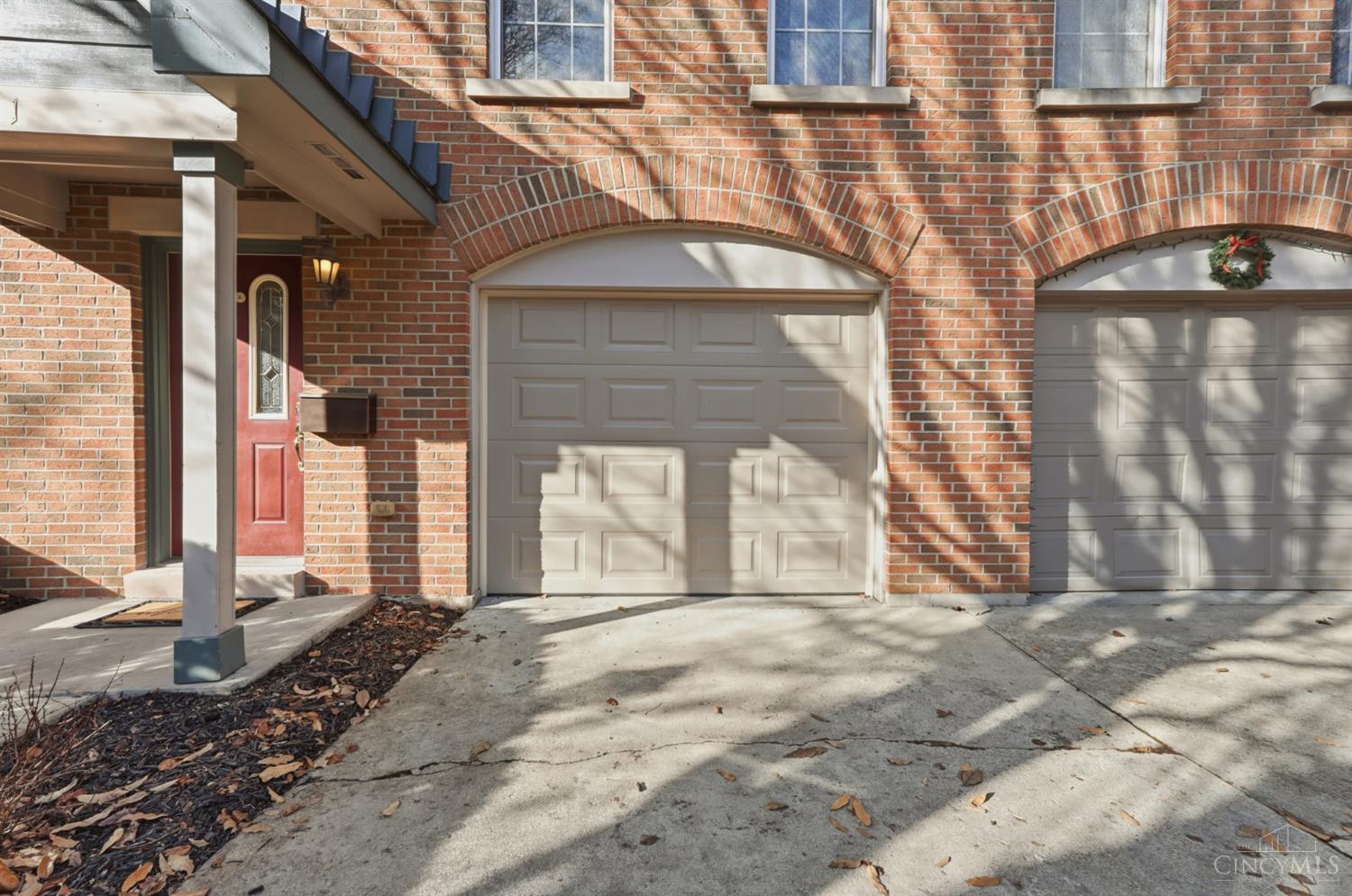 2521 Ravine Street, Unit 2521 Cincinnati, OH 45219 - Photo 2 of 26