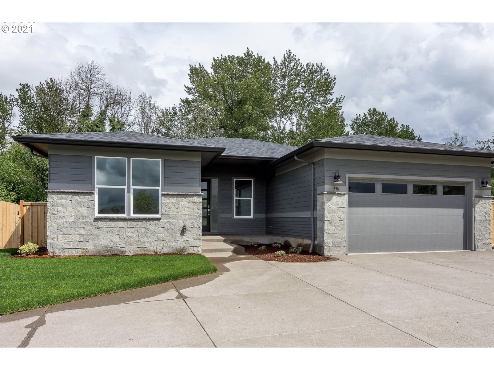 974 South 46th Street Springfield, OR 97478 - Photo 1 of 30 Gallery Image 1
