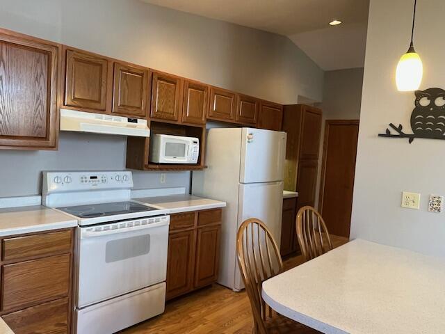 1711 Blue Heron Drive Two Rivers, WI 54241 - Photo 8 of 20 IMG_1360