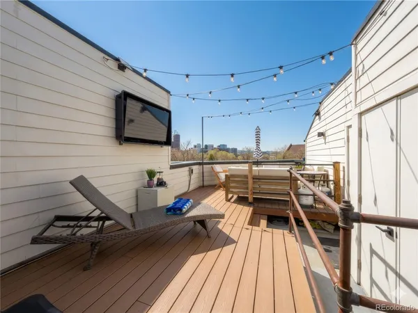 $689,000 | 2870 Tremont Place, Denver, CO 80205