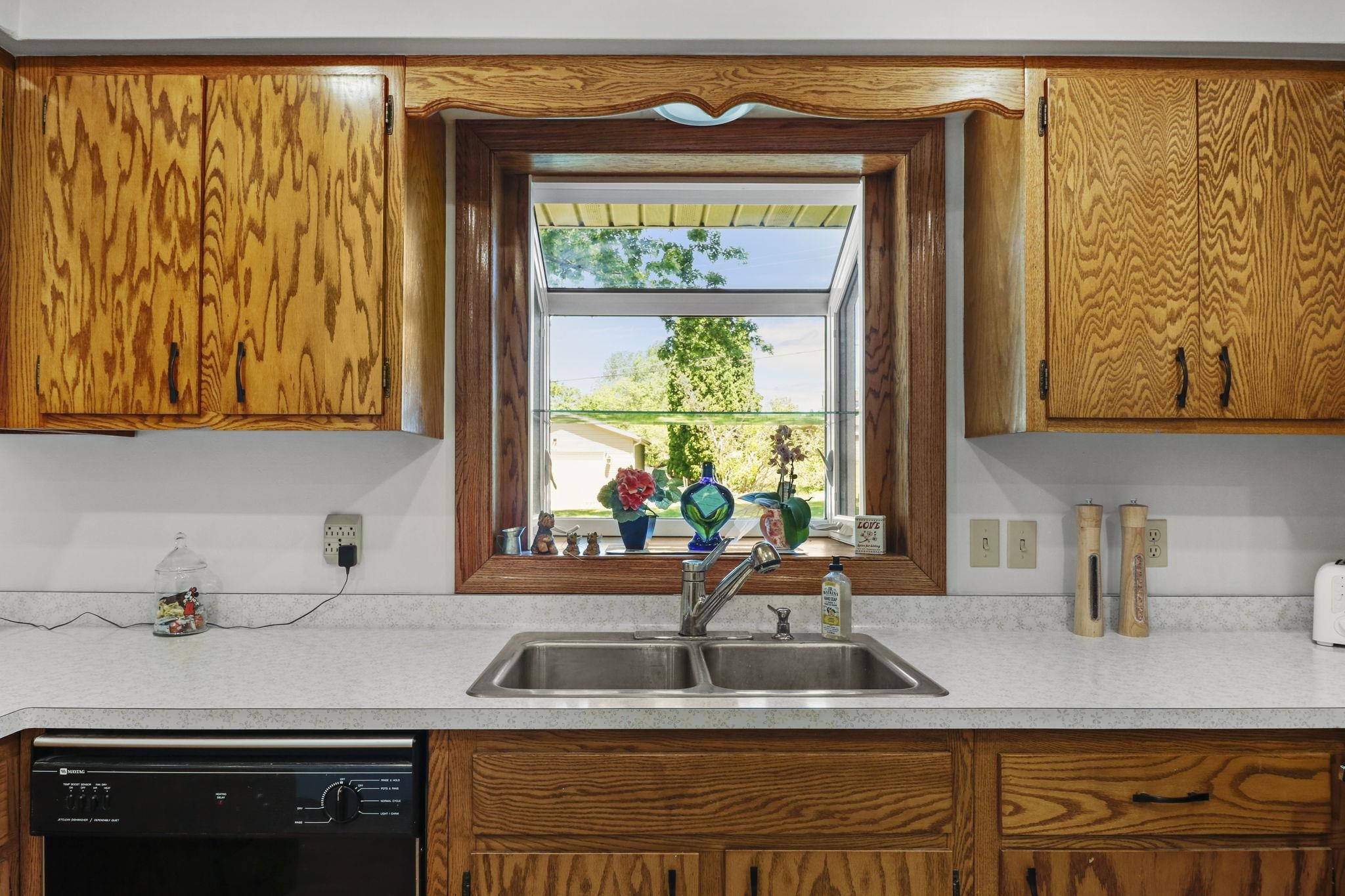 421 Patrick Waunakee, WI 53597 - Photo 9 of 35