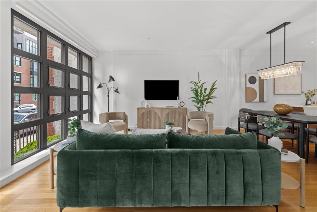 7 Warren Avenue, Unit 6 Boston, MA 02116 - Photo 7 of 33
