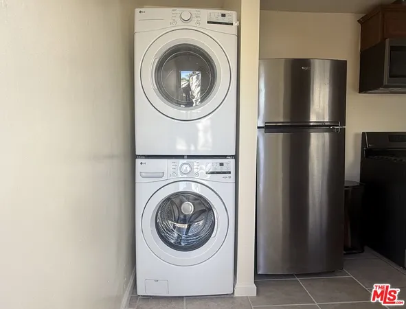 $2,850 | 11527 Albers Street, North Hollywood, CA 91601