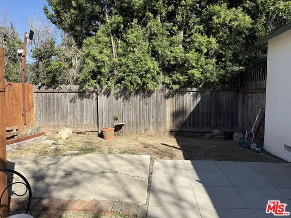 $2,850 | 11527 Albers Street, North Hollywood, CA 91601