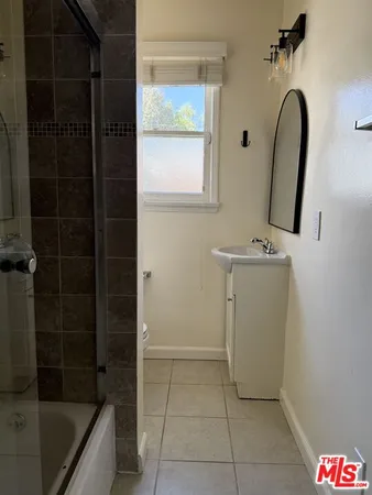 $2,850 | 11527 Albers Street, North Hollywood, CA 91601