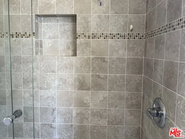 $2,850 | 11527 Albers Street, North Hollywood, CA 91601