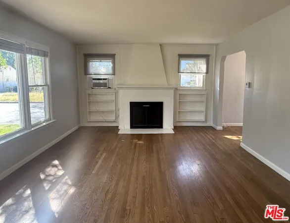 $2,850 | 11527 Albers Street, North Hollywood, CA 91601