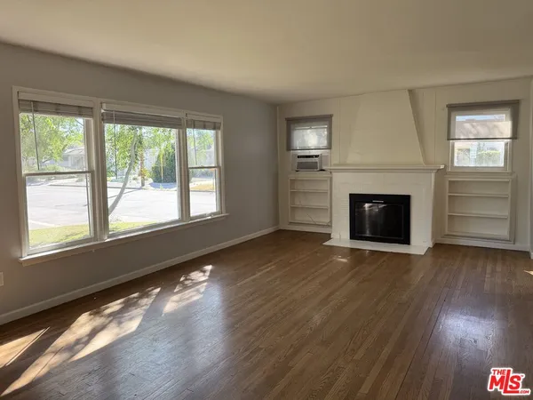 $2,850 | 11527 Albers Street, North Hollywood, CA 91601
