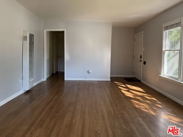 $2,850 | 11527 Albers Street, North Hollywood, CA 91601