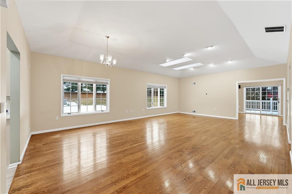 31 Whitehall Road Monroe Township, NJ 08831 - Photo 16 of 49