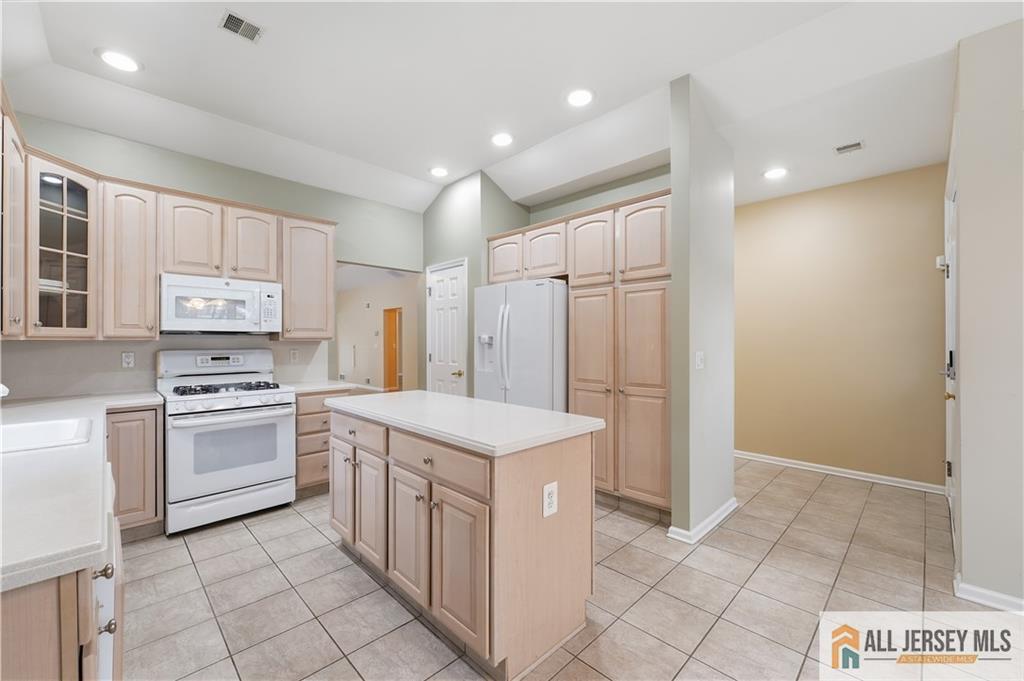 31 Whitehall Road Monroe Township, NJ 08831 - Photo 9 of 49