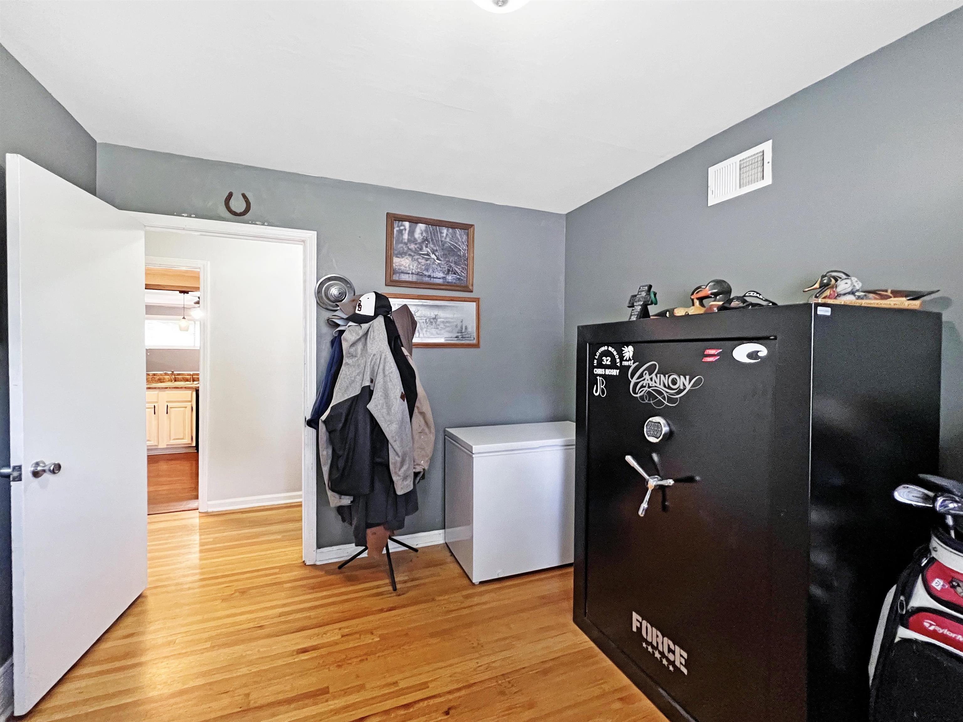 1396 Whitewater Road Memphis, TN 38117 - Photo 19 of 25 a view of a room with gym equipment