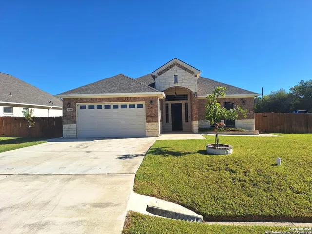 $495,000 | 15504 Capri Lane, Selma, TX 78154
