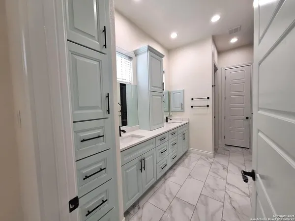 $475,000 | 15504 Capri Lane, Selma, TX 78154
