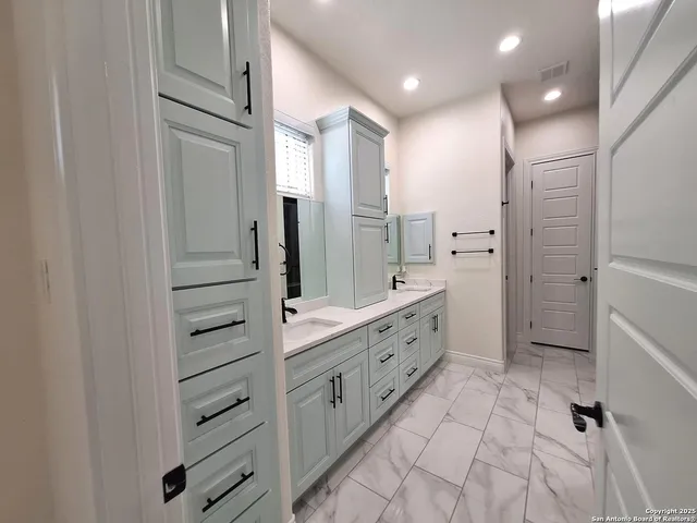 $495,000 | 15504 Capri Lane, Selma, TX 78154