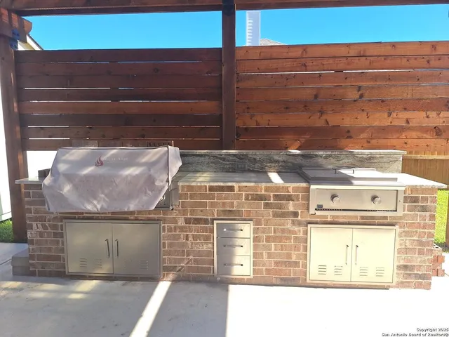 $495,000 | 15504 Capri Lane, Selma, TX 78154