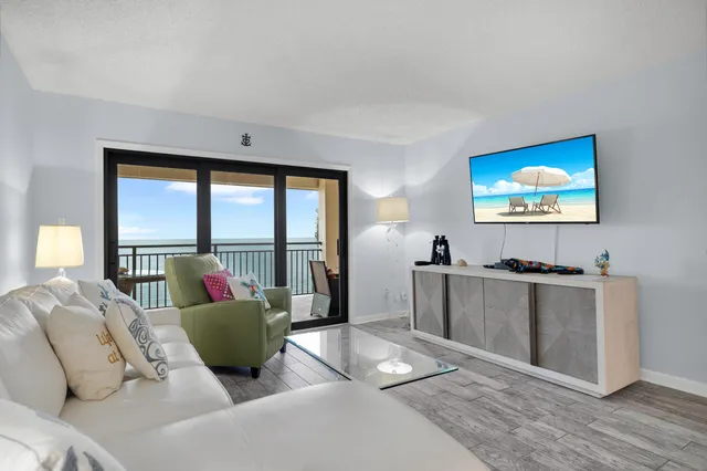 $750,000 | 1001 West Ocean Drive, Unit 1305, Key Colony Beach, FL 33051