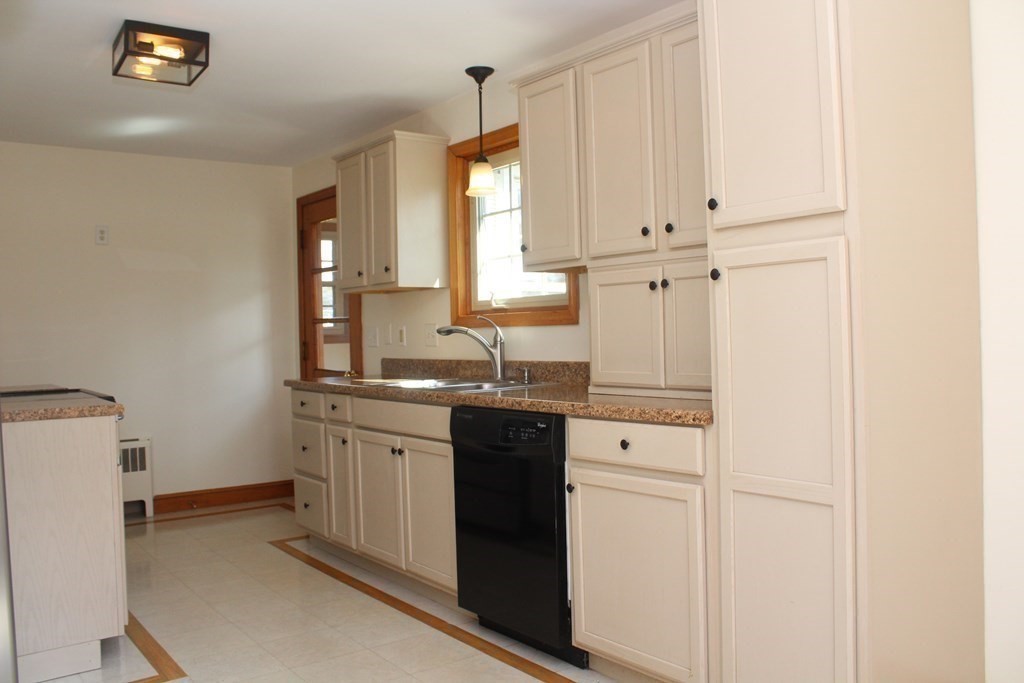 11 Blanchard Road Milford, MA 01757 - Photo 9 of 41 Gallery Image 9