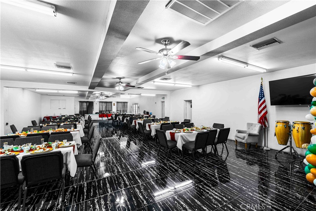 17606 Arrow Fontana, CA 92335 - Photo 20 of 30 a view of a chairs and tables in a room