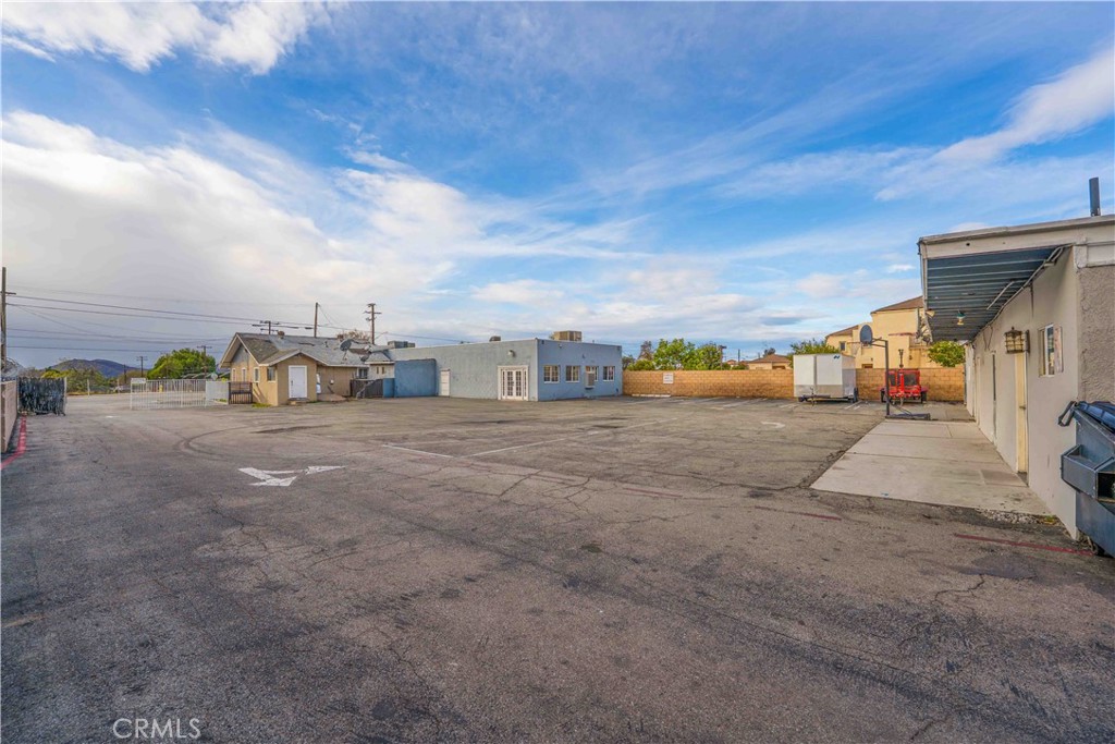 17606 Arrow Fontana, CA 92335 - Photo 5 of 30 a view of street with cars