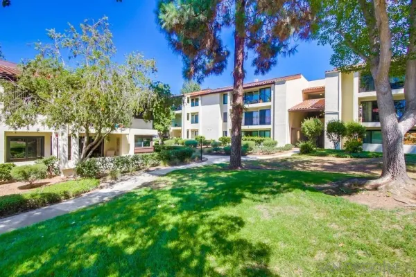 $3,900 | 17637 Pomerado Road, Unit 123, San Diego, CA 92128
