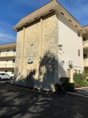 $164,000 | 4801 Northwest 34th Street, Unit 616, Lauderdale Lakes, FL 33319