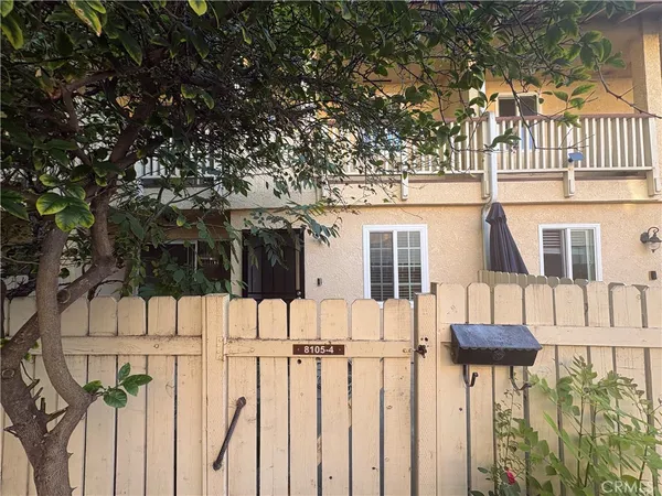 $549,999 | 8105 Canby Avenue, Unit 4, Reseda, CA 91335