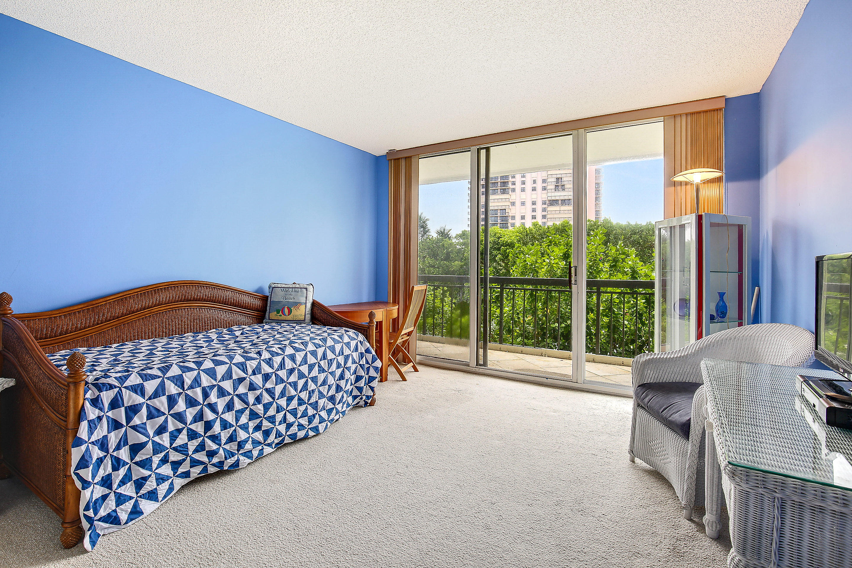 2000 North Ocean Boulevard, Unit 202 Boca Raton, FL 33431 - Photo 19 of 31 Guest Suite