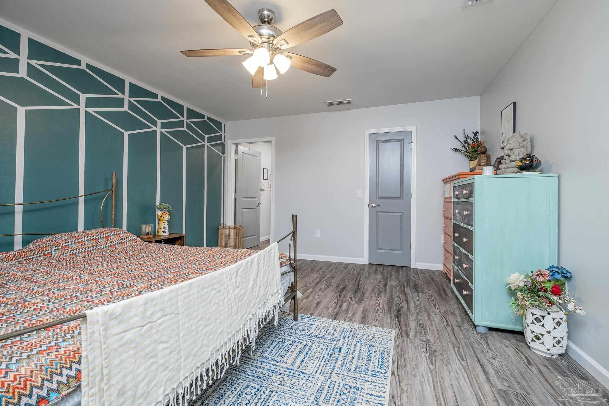 5573 Riviera Drive Milton, FL 32583 - Photo 14 of 31 Gallery Image 14