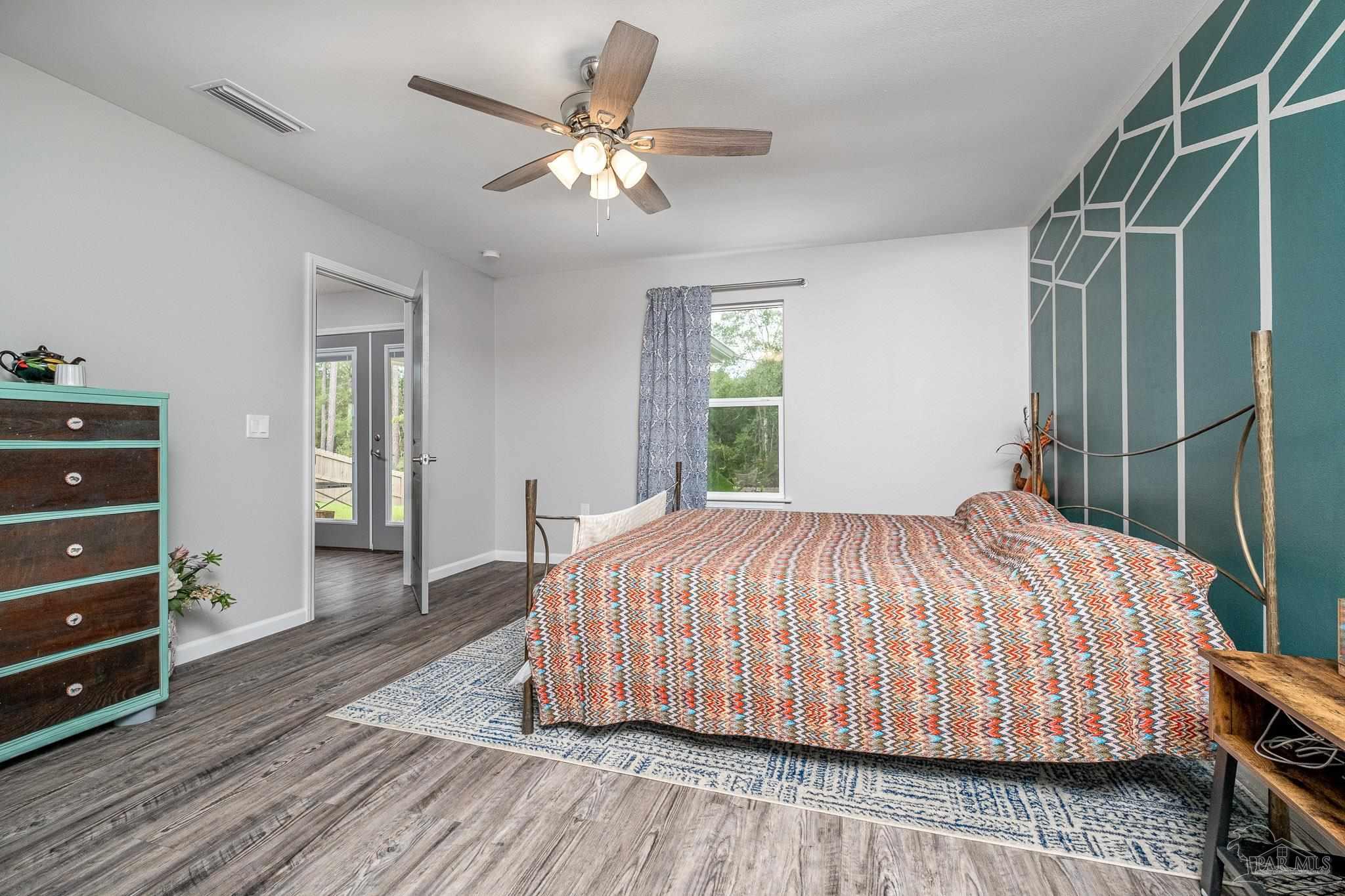 5573 Riviera Drive Milton, FL 32583 - Photo 15 of 31 Gallery Image 15