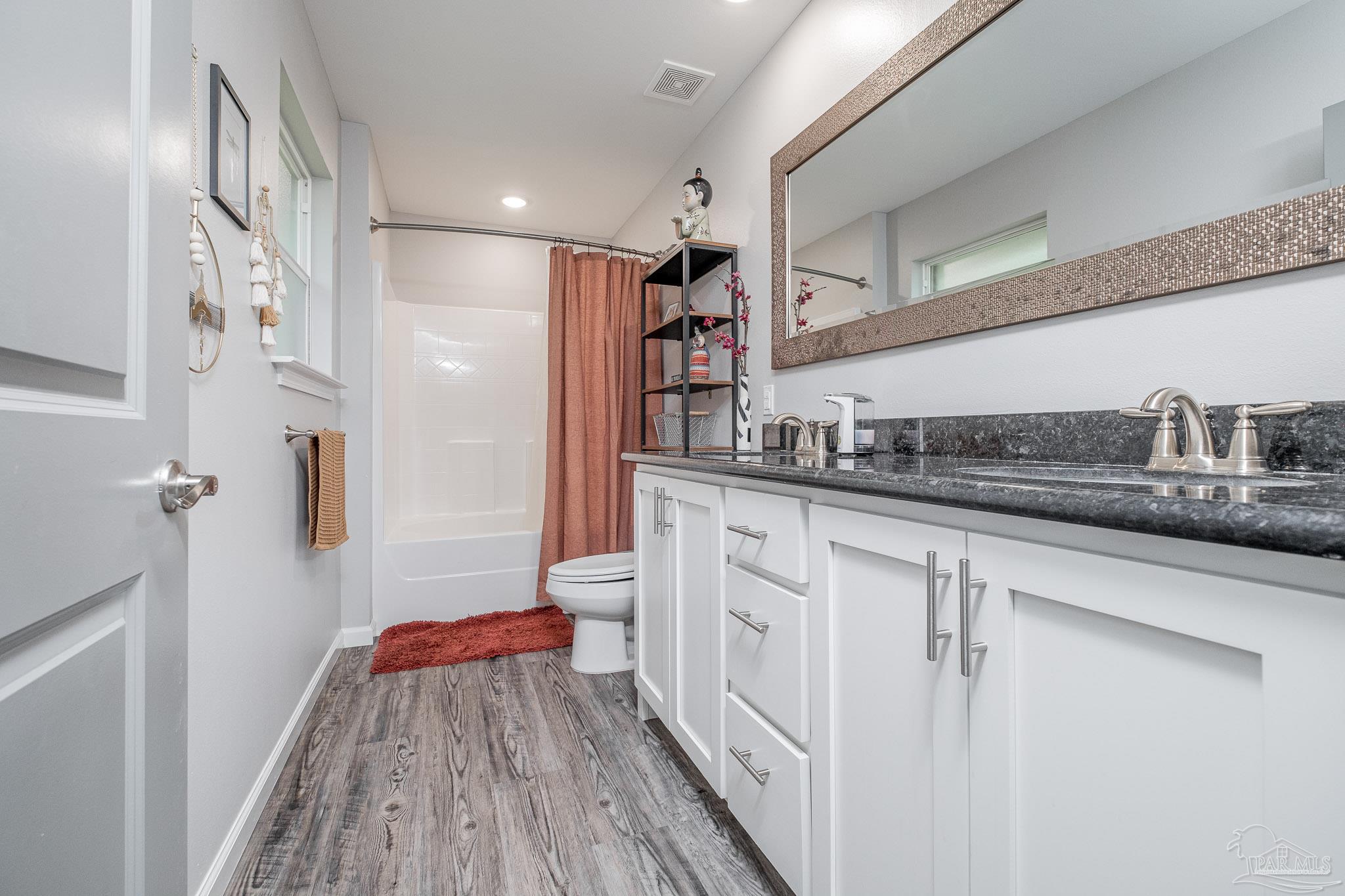 5573 Riviera Drive Milton, FL 32583 - Photo 16 of 31 Gallery Image 16